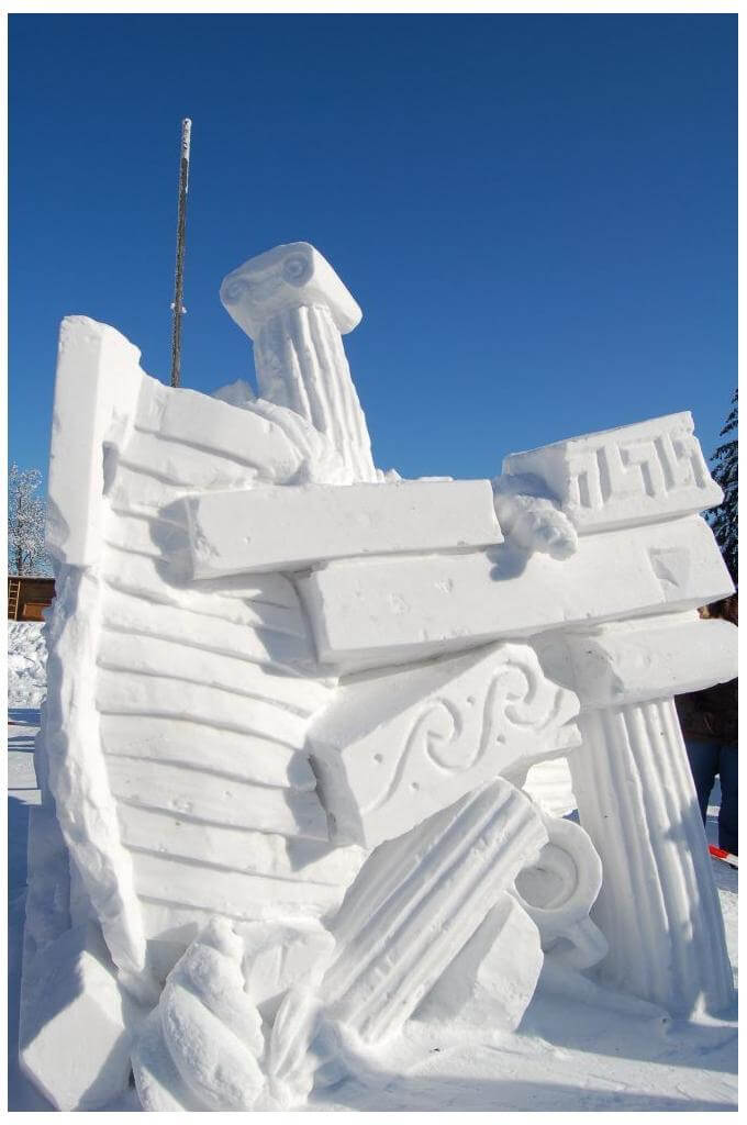Schneeskulpturen-680x1024