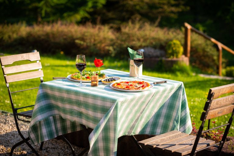 Stone-oven pizza – Landhotel Altes Zollhaus