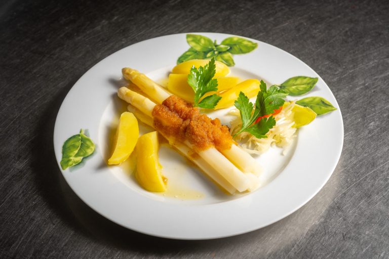 Asparagus season – Landhotel Altes Zollhaus